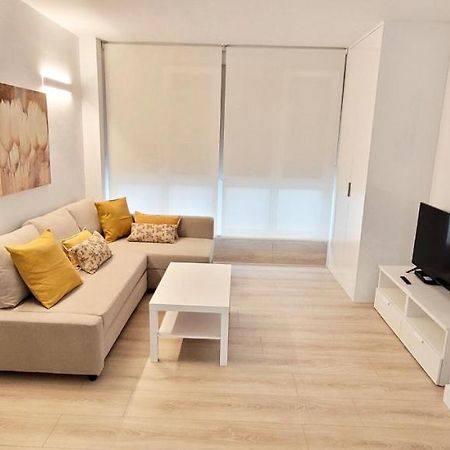 Cozy White Home In 格乔 外观 照片