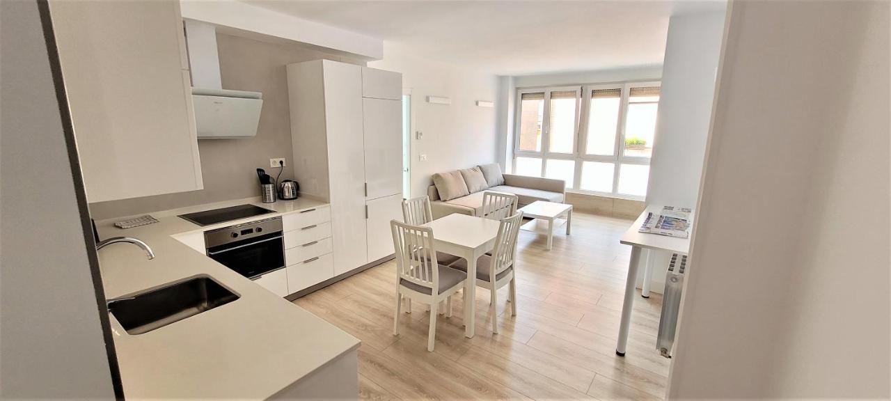 Cozy White Home In 格乔 外观 照片
