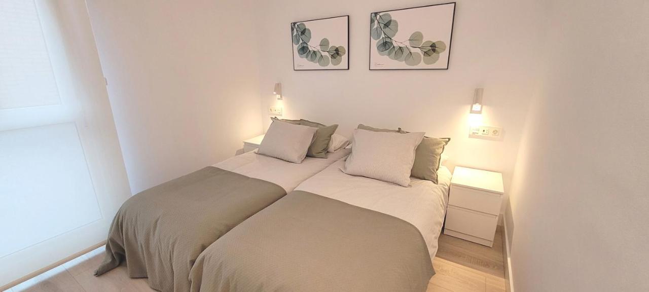 Cozy White Home In 格乔 外观 照片