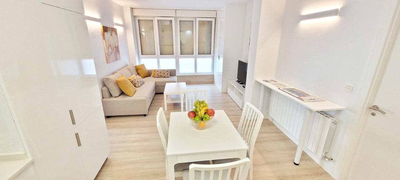 Cozy White Home In 格乔 外观 照片