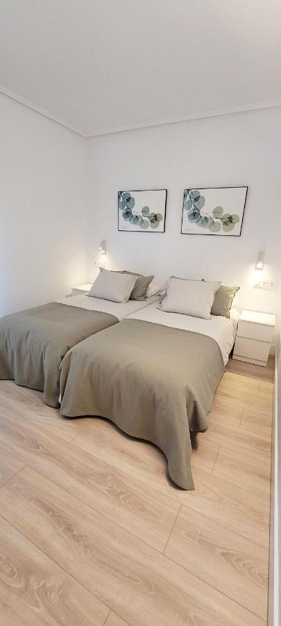 Cozy White Home In 格乔 外观 照片