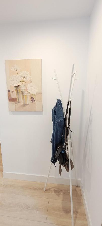 Cozy White Home In 格乔 外观 照片